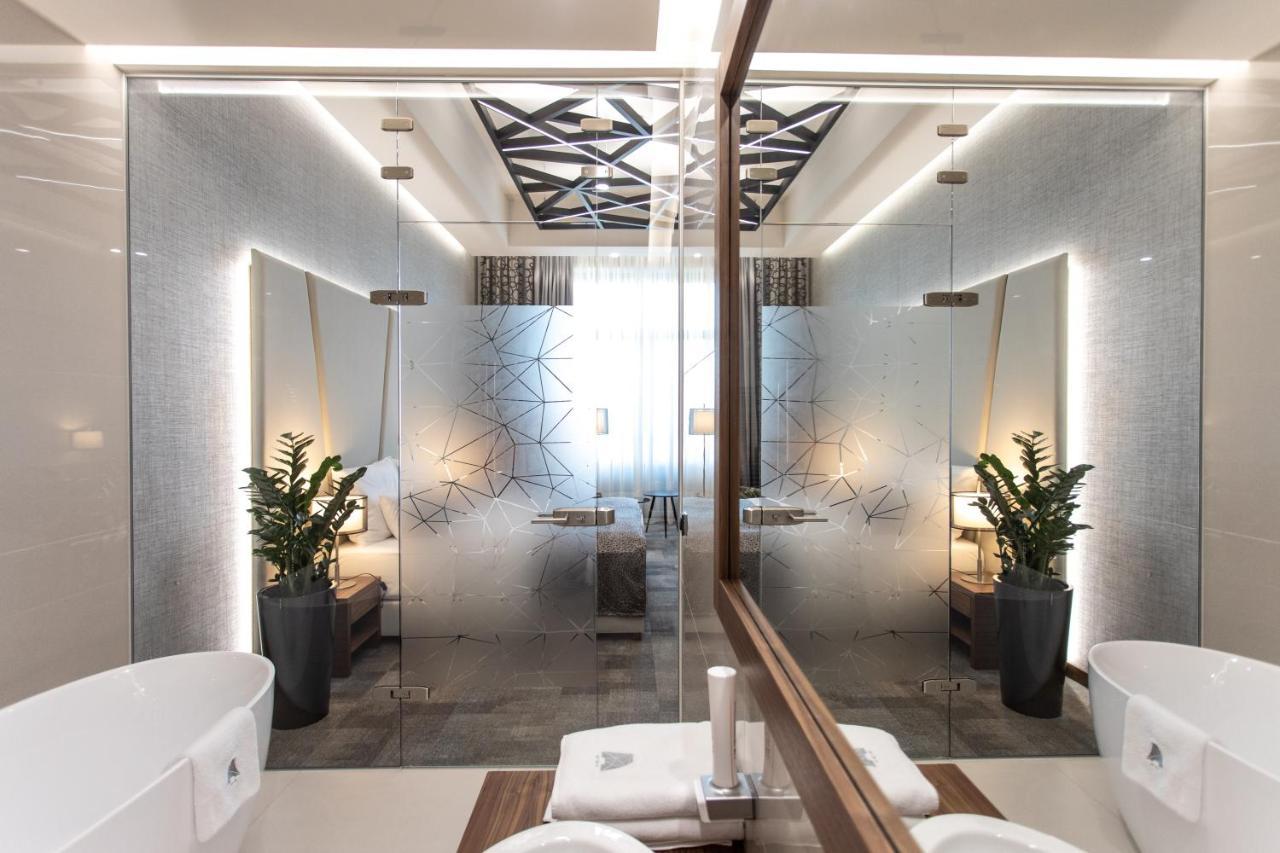 Artis Boutique Hotel 4*